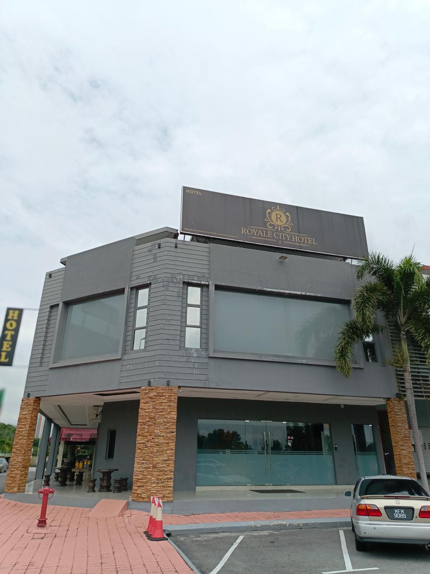 Hotel Royale - 10 Min From Klia Klia 2 Airport 3*