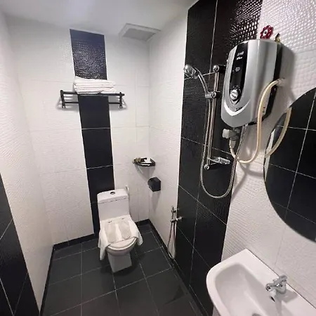 Royale City Hotel - 10 Min From Klia Klia 2 Airport Sepang Exterior photo