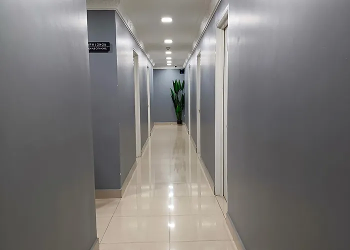 Royale City Hotel - 10 Min From Klia Klia 2 Airport